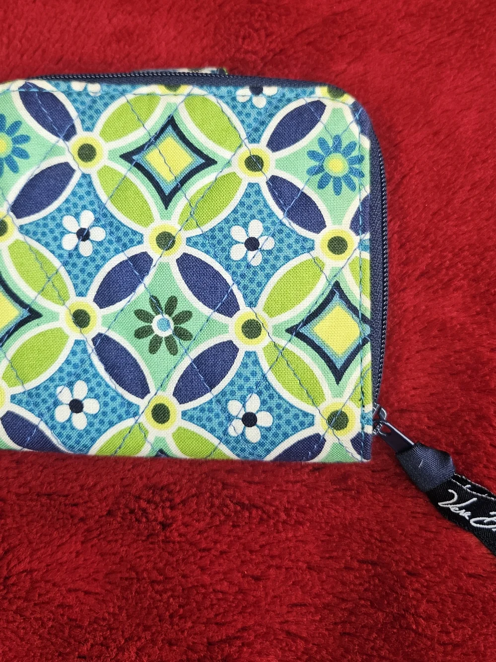 Vera Bradley bifold Wallet in Daisy pattern - Picture 2 of 4